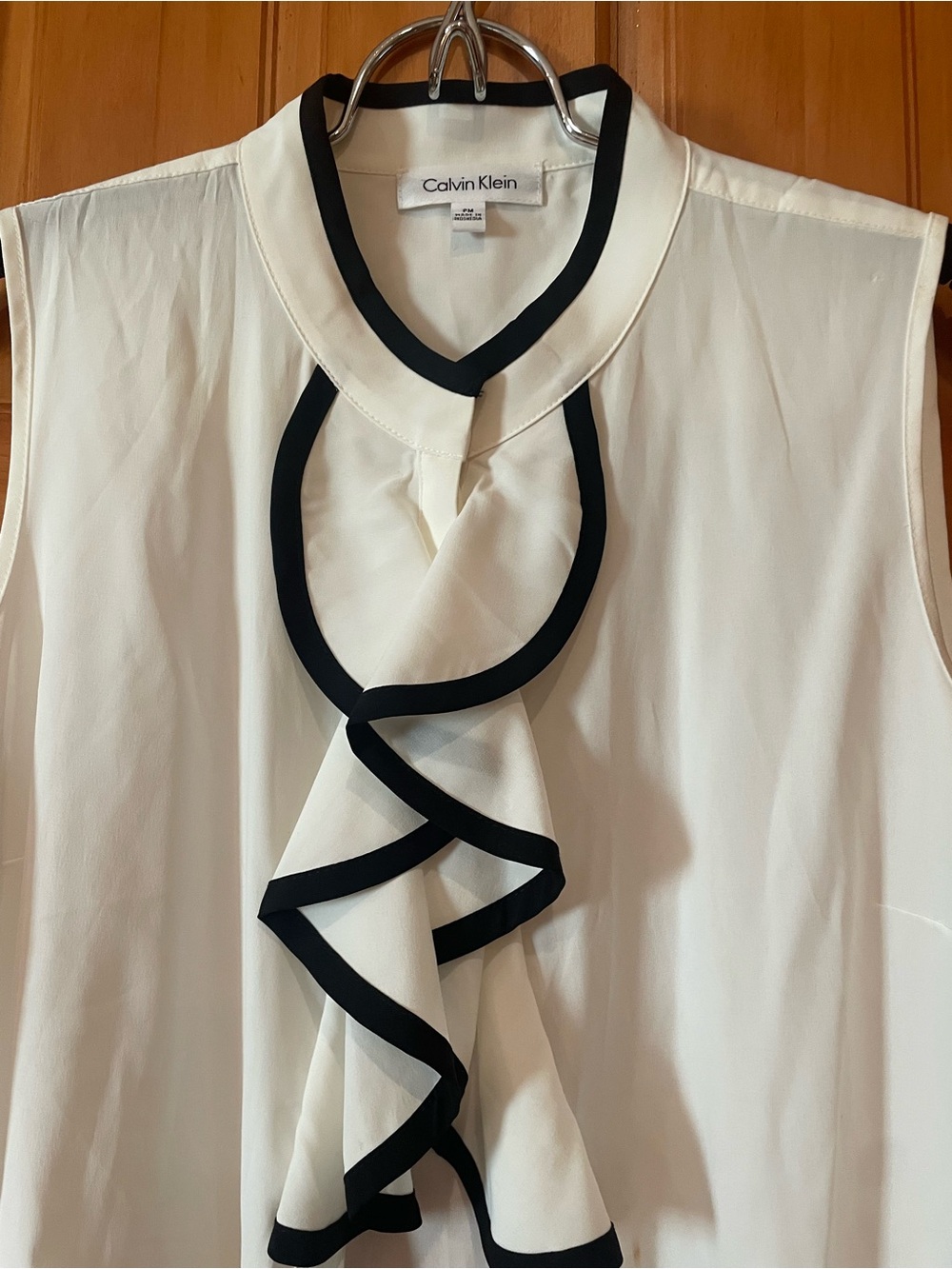 CALVIN KLEINSleeveless White Chiffon Blouse - Lightweight Women's Top